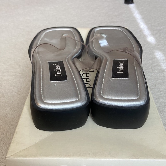 INDEED Metallic Sunburst Vinyl Flip Flops Silver Black Size 7.5 - Picture 5 of 10